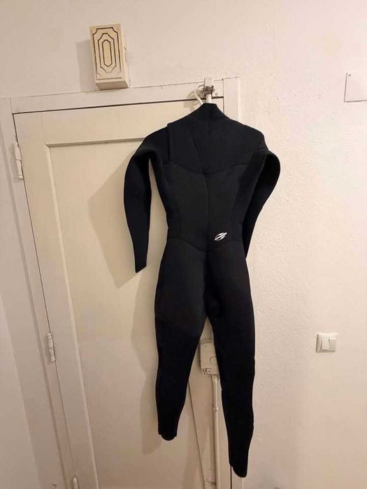 Brand new Wetsuit | 4’3 | Size M | Mormaii
