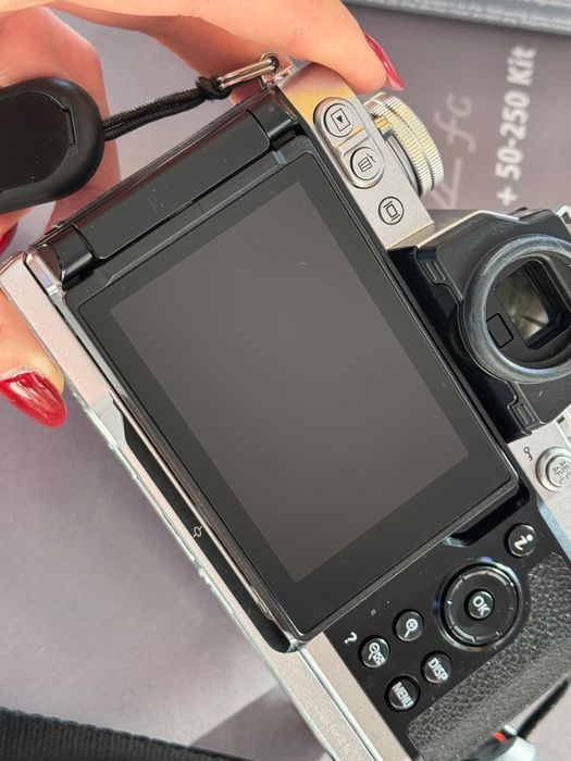 NIKON Z fc + Obiektyw 16-50mm f/3.5-6.3 Srebrny + 50-250mm f/4.5-6.3