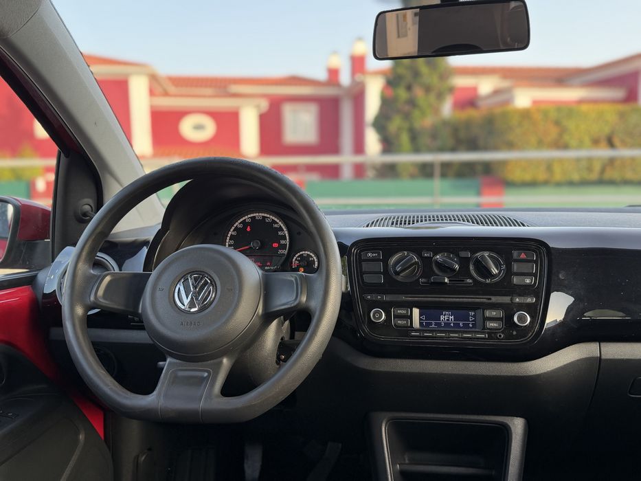 Volskwagen Up 1.0 - 2014 - A/C - Garantia 18 meses