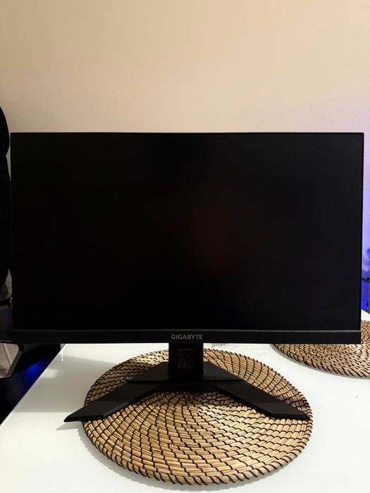 Monitor Gaming Gigabyte G24F 24" - Como Novo