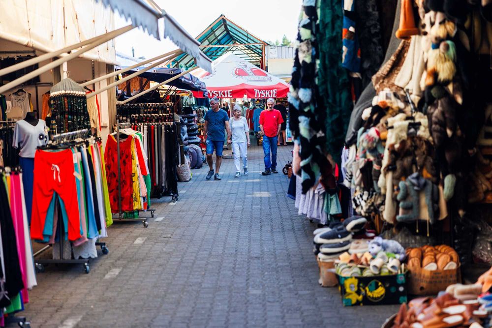 Wynajem powierzchni pod pawilon handlowy - nowy parking Polenmarkt