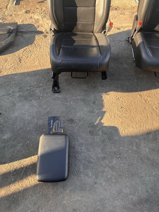 Jeep wrangler jl sahara komplet foteli boczki