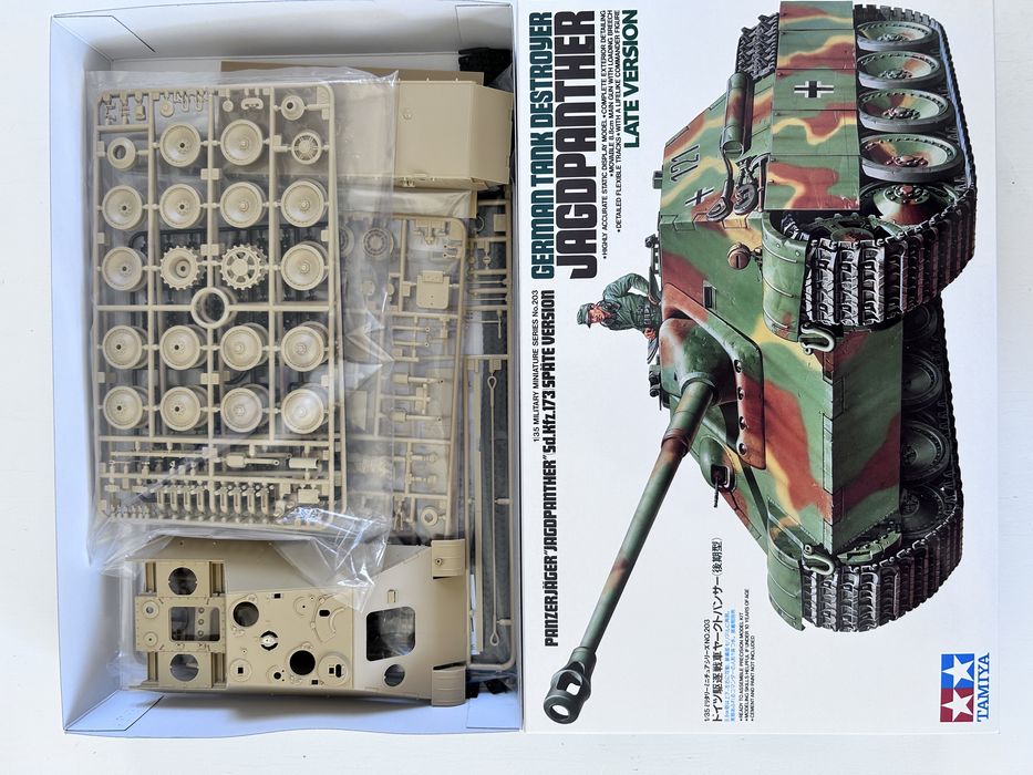 Czołg Jagdpanther model do sklejania Tamiya 35203