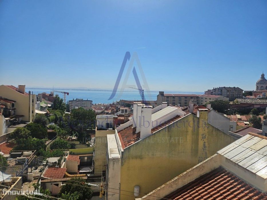 Apartamento na Graça totalmente remodelado com vista sobre o Rio Tejo