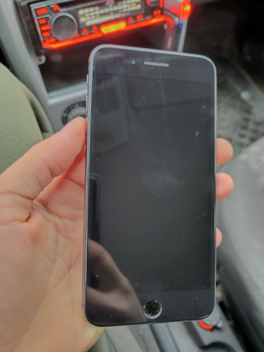Продам Айфон 8+ під відновлення