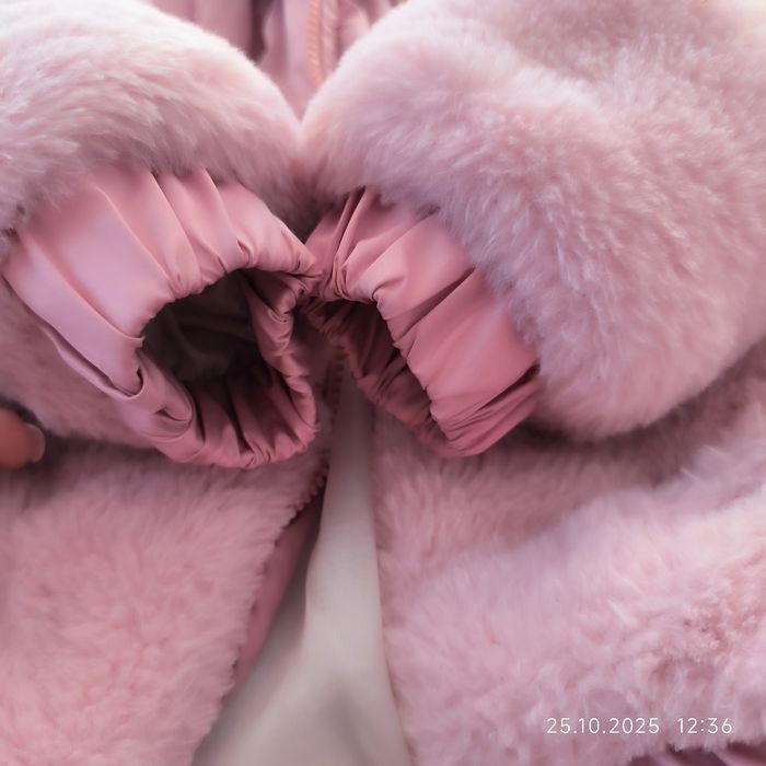 Курточка на дівчинку