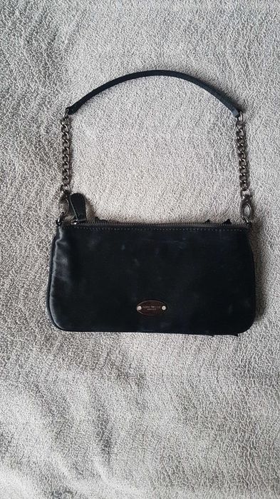 Czarna mała torebka, do ręki, uniwersalna, imprezowa, Nine West