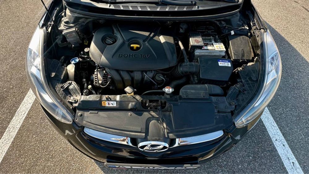 Hyundai Elantra MD 2012 1.8 AT газ/бензин, офіційна, без вкладень
