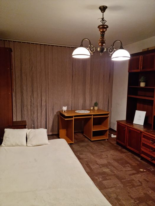 Duży pokój 17m2 z balkonem niedaleko Metra Wilanowska