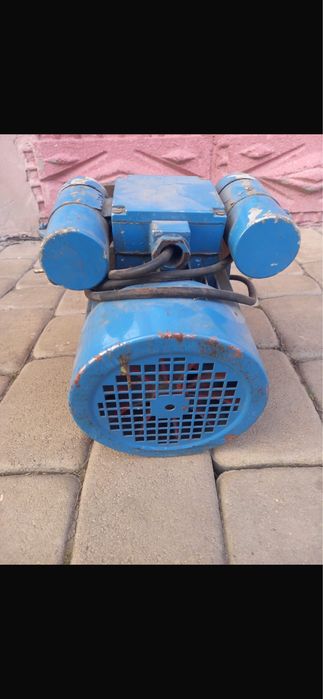 Silnik 230v cewki 3,7 a 1 kw 2840 obr.
