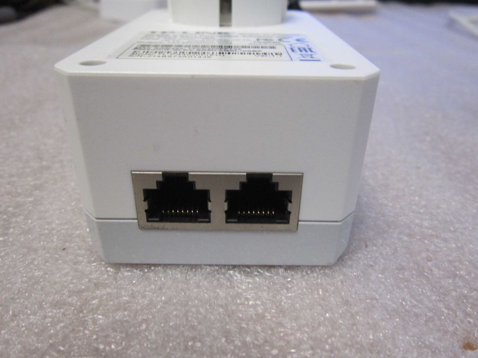 Transmiter sieciowy PowerLine Tp-link AV500 TL-PA4020P