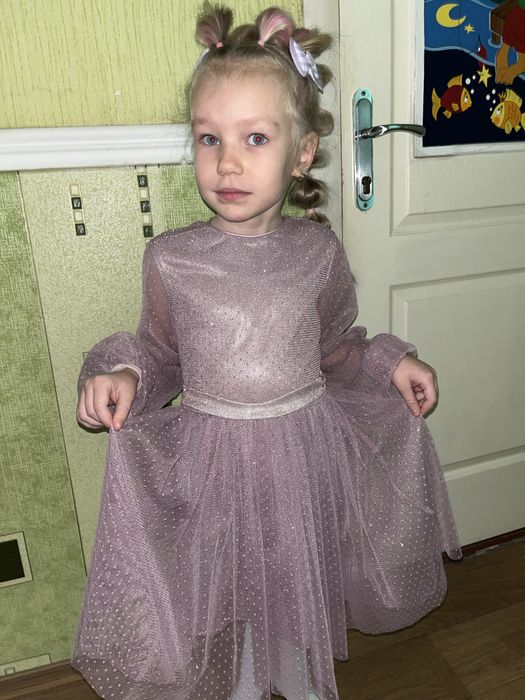 Святкова сукня для дівчинки