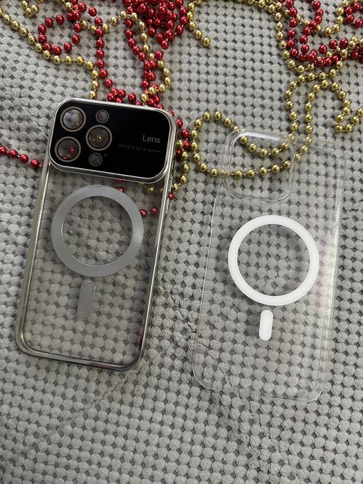 Два чехна на iPhone 14 pro max