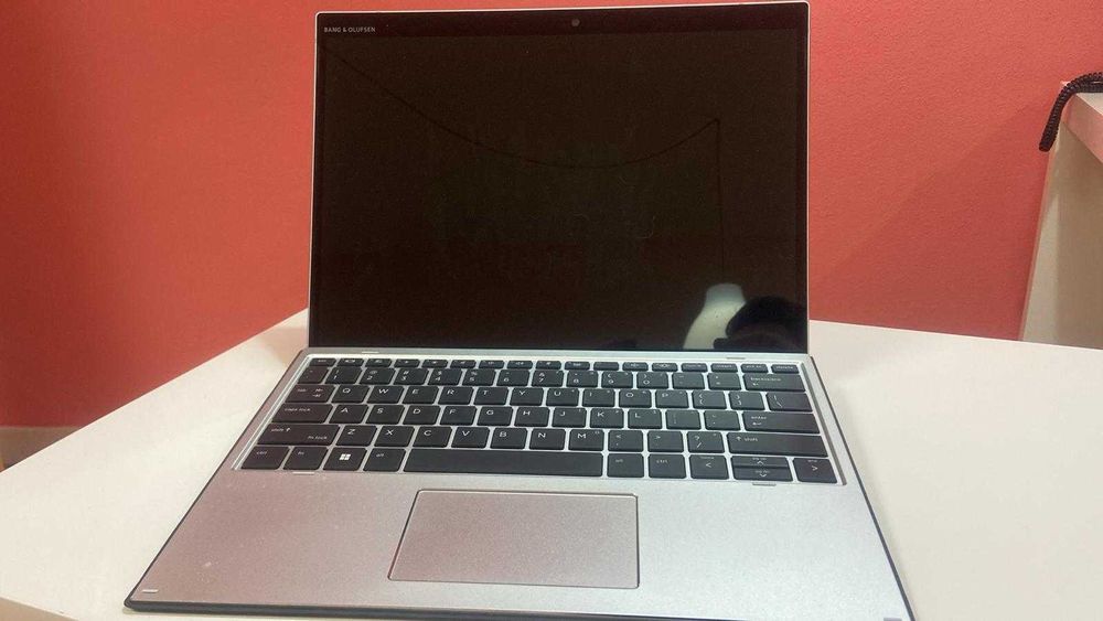 HP Elite x2 G8 | i5-1145G7 | 13" + teclado DE - praticamente como novo