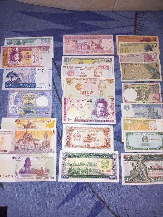 Lote notas países ocidental