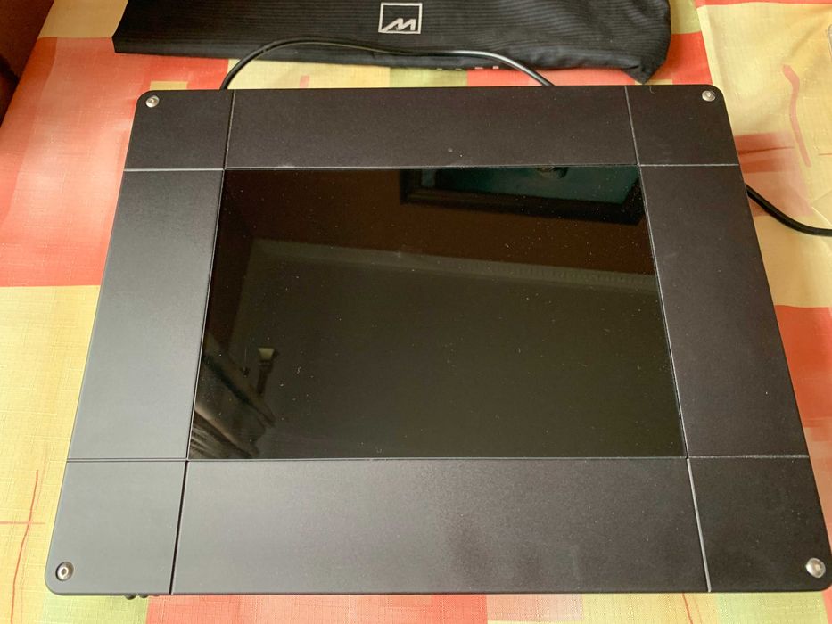 odtwarzacz hi-end  meridian G08 + pilot