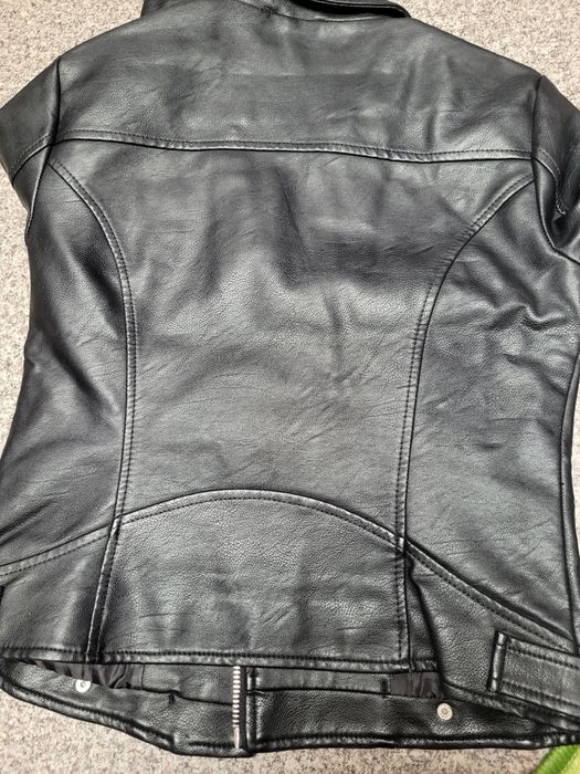 Ramoneska kurtka skórzana czarna zamki srebrne terranova