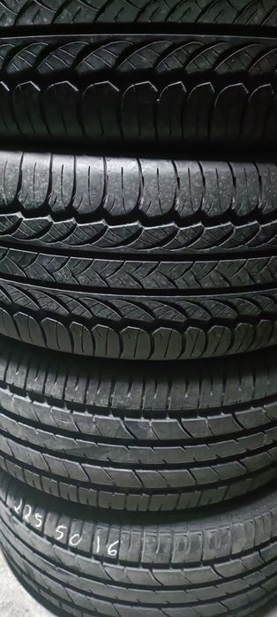 Pneus  225/50/16