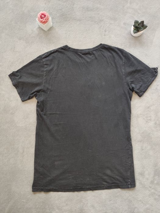 Cropp T-shirt S Regular Fit – czarno-czerwono-zielono-biała z haftowan