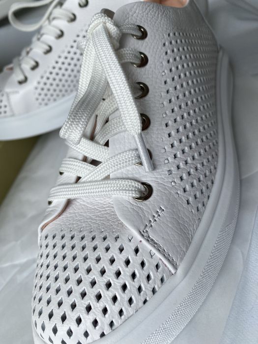 Шкіряні мокасини нові