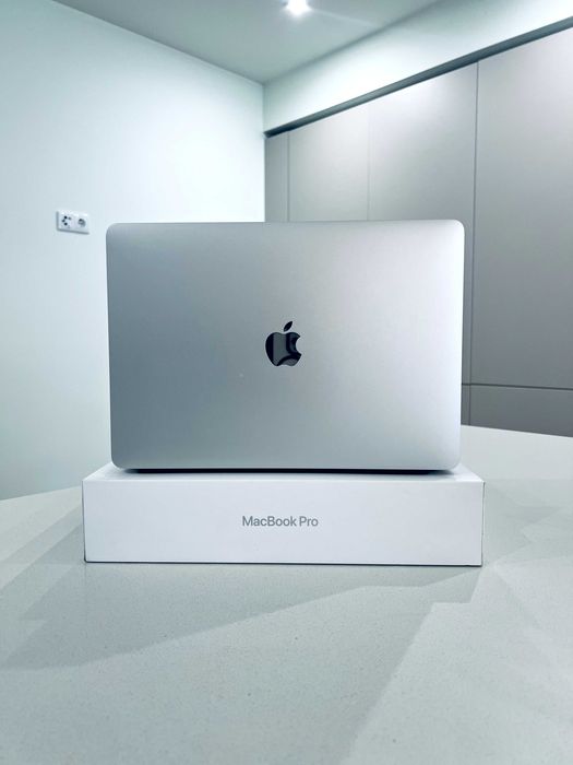 MacBook Pro M2 13,3” como novo + Fatura com garantia ativa