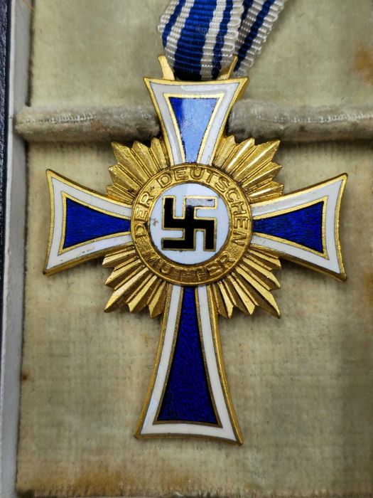 Terceiro reich Cruz de mãe alemã 1 classe ouro e esmalte