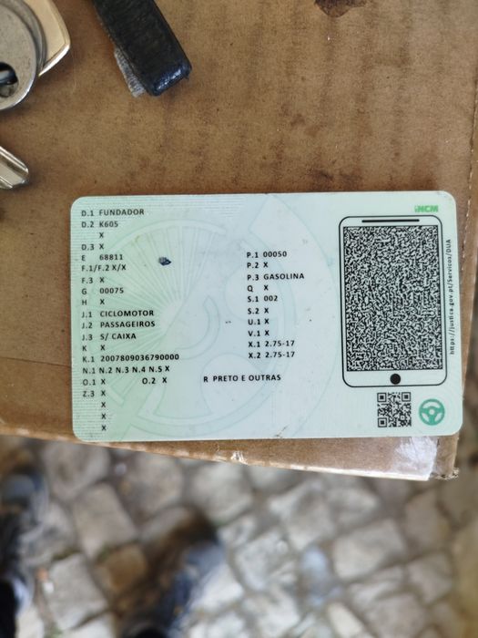 Motorizada fundador com documentos