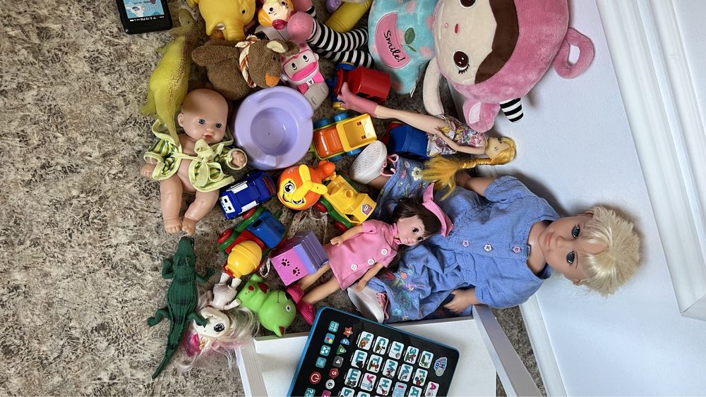 конструктор, лялька, іграшки, планшет