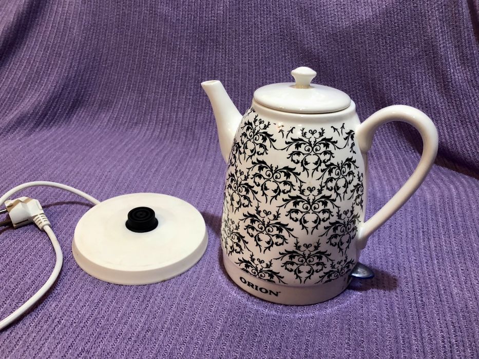 Чайник електричний керамічний 1,8 л.