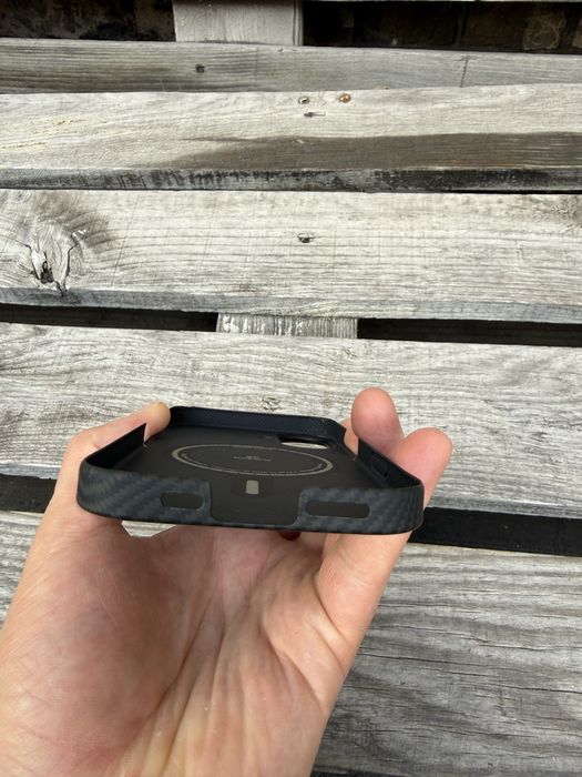 Продам Чехол Pitaka Ultra-Slim Twill Black/Grey для iPhone 17