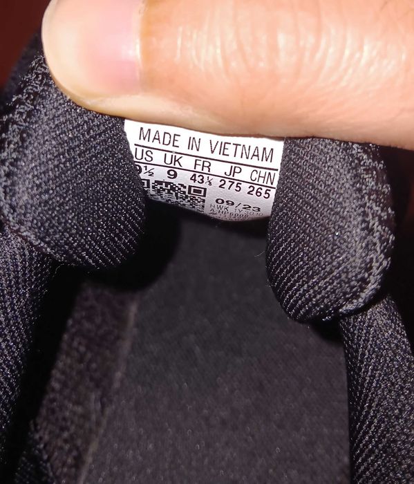 Ténis Adidas pretos