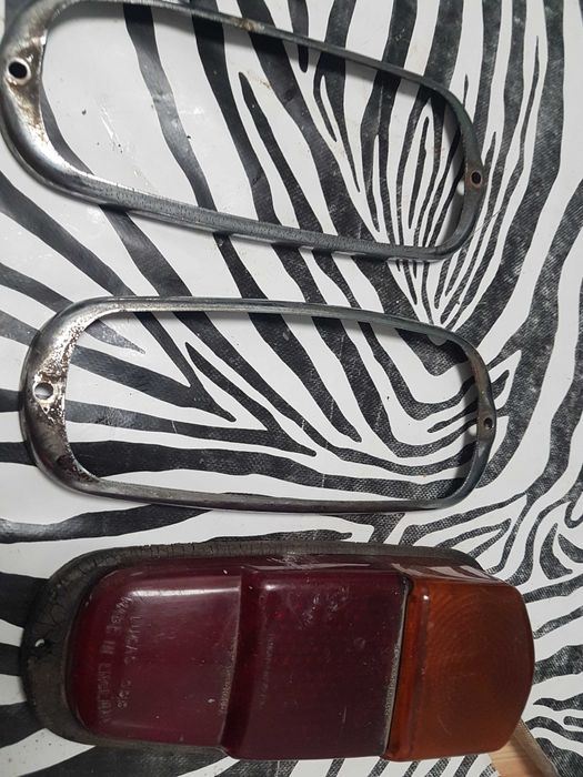 Farolim e puxador antigo Renault 4L