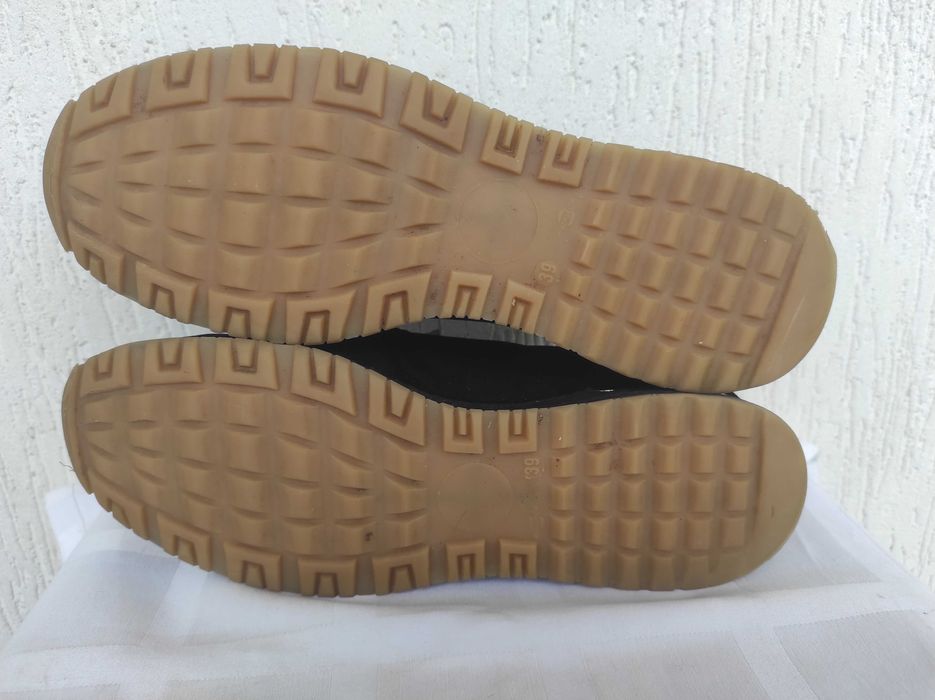 Брендовие кожанние туфли Russell & Bromley р.38.5-39