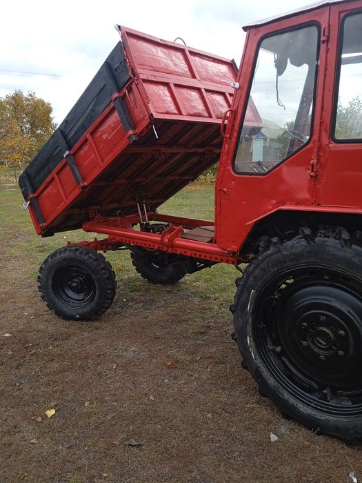Продам трактор Т-16 .