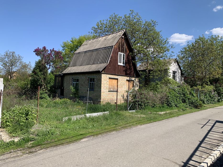 Продаж будинку 40кв м. зем. ділянка 5.4 сотки Садова 58. До метро 2 км