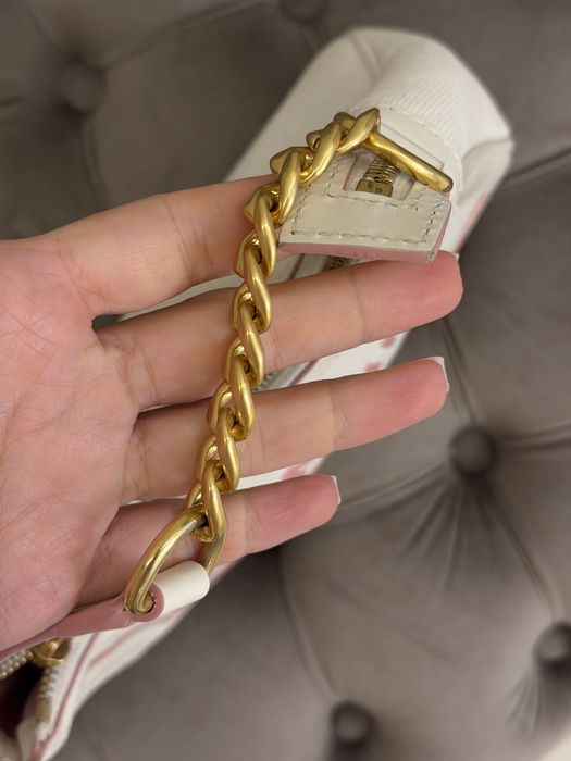 Сумка Balmain B-Army Logo Shoulder Bag in Cream