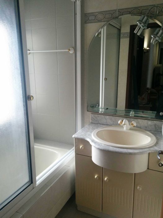 Quarto em apartamento de estudantes no Pólo, ao pé do ISEP, ESS