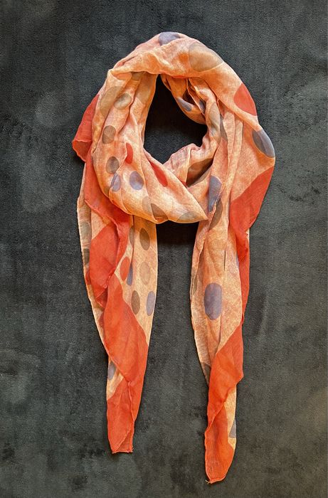 Lenço largo polka dot, tons rosa.