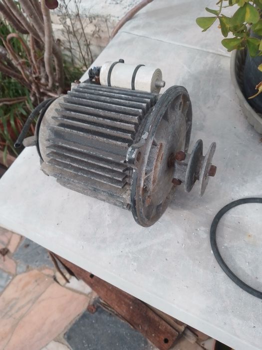 Motor elétrico monofásico