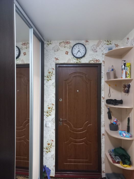 Здається кімната в гуртожитку з комунальними