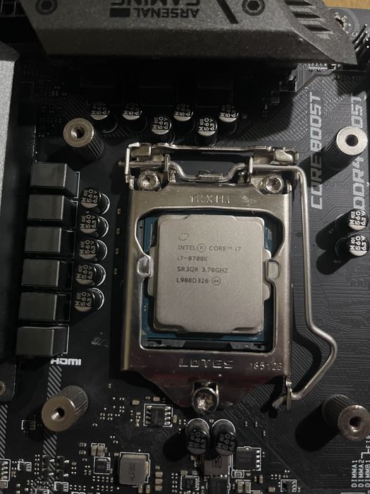 MSI Z390 Tomahawk + Intel Core i7-8700K