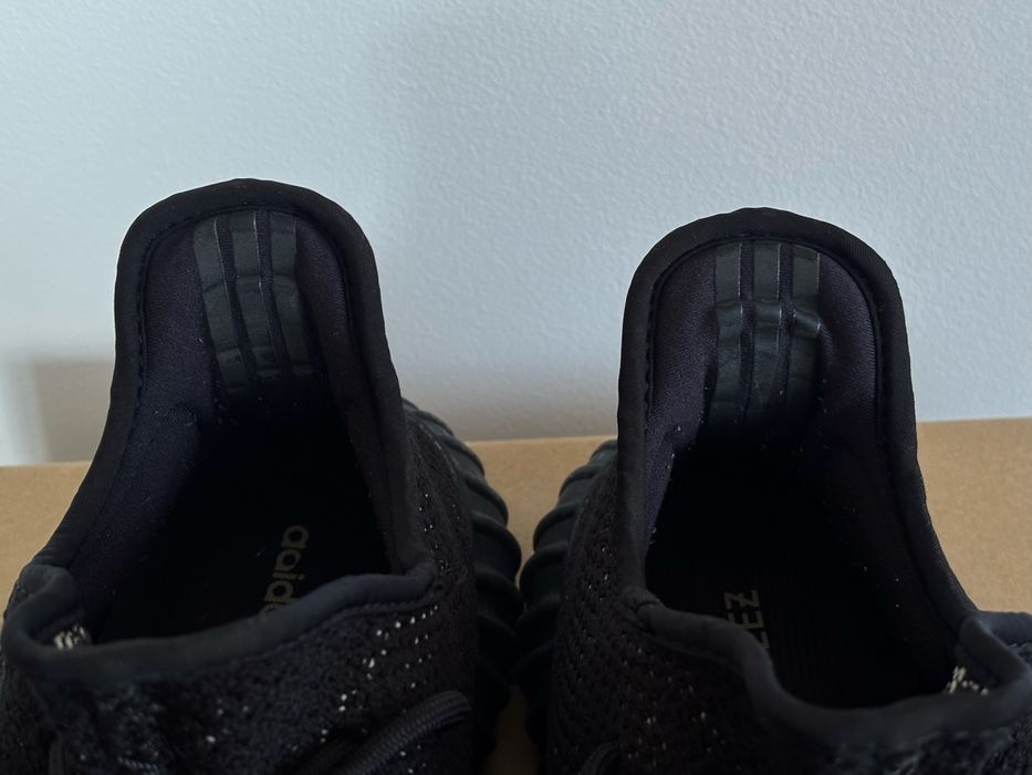 Yeezy 350 V2 w wersji Oreo, rozmiar 46