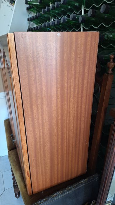 Armário de duas portas madeira