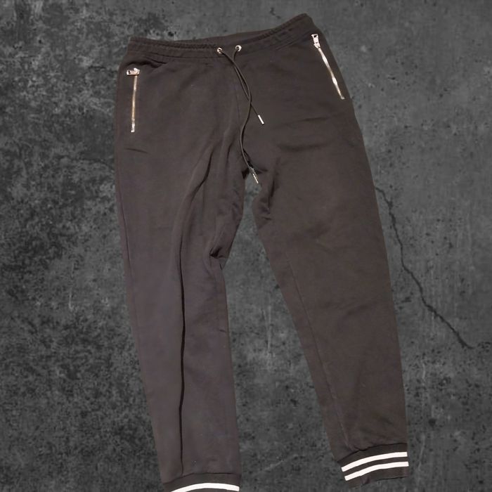 Czarne spodnie dresowe Moncler