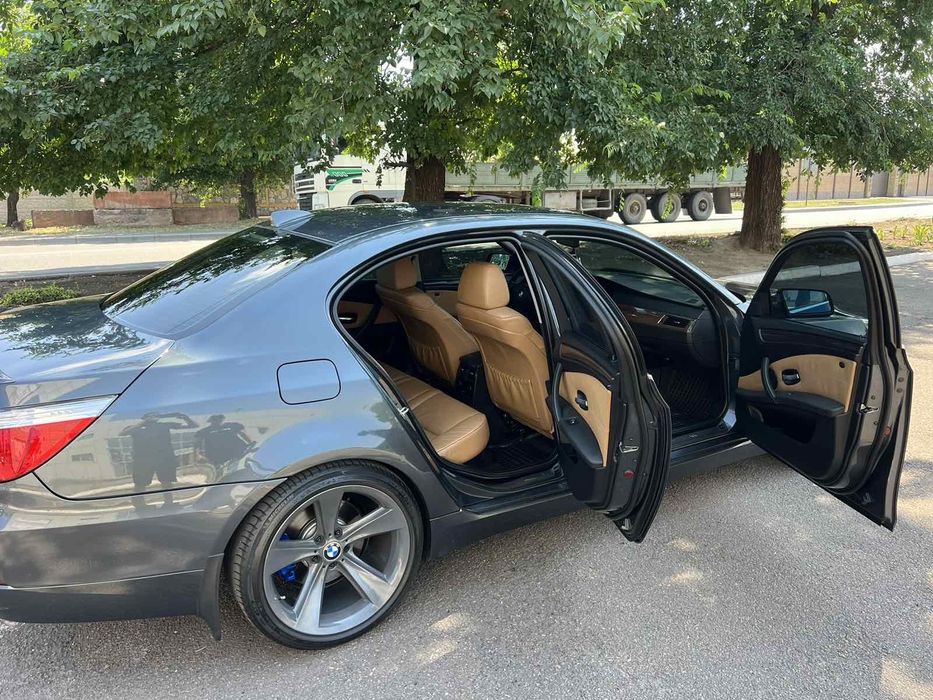 В продаже бмв е 60 523i 2007 год.