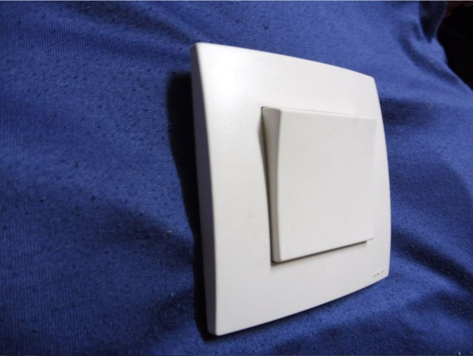 Tomadas e interruptores Arnould Espace (ou troco)64171255131138121