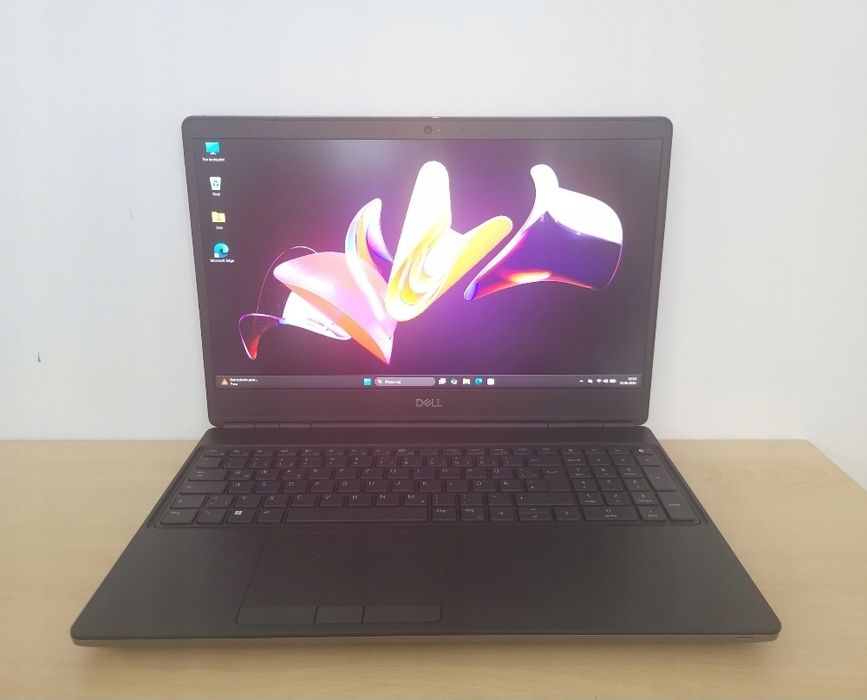 Dell Precision 7560 15,6" Intel i9-11gen 32GB 512GB NVIDIA T1200 W11P HIT!