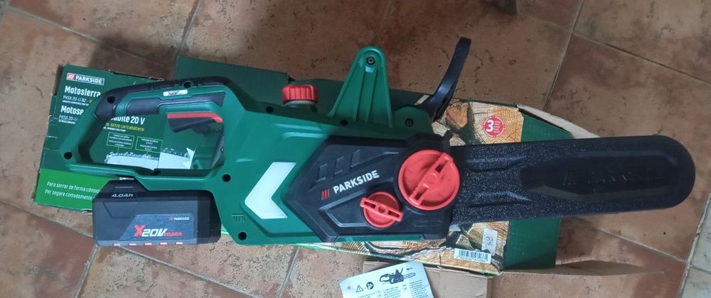 Motosserra com bateria de 4Ah Parkside 20V