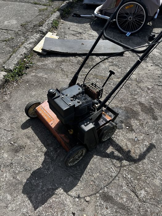 Wertykulator spalinowy