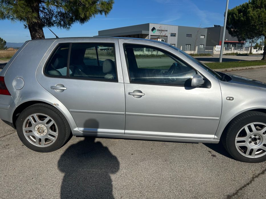 Volkswagen Golf 4 1400cc 16v com AC edição 25 anos com 213000km